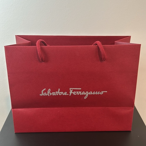 Salvatore Ferragamo gift bag small size - Picture 4 of 7